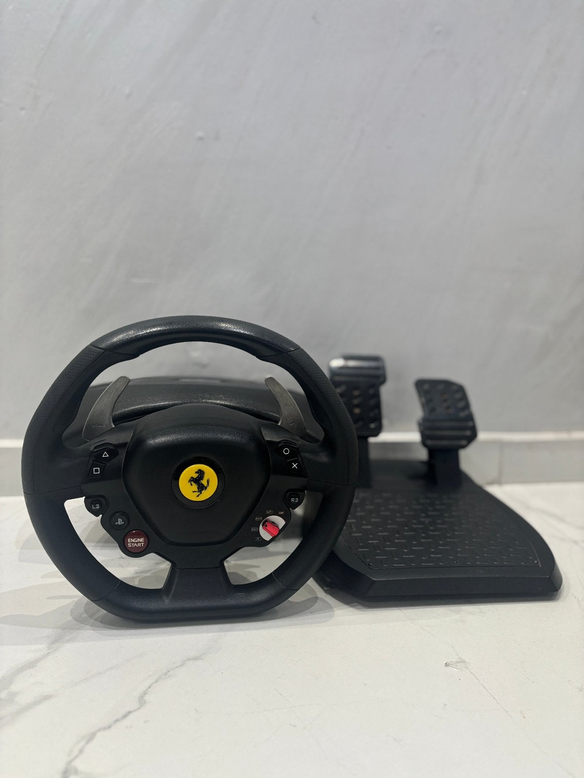 Trustmaster T80 - Ferarri 488GT - Stuurwiel - Goed staat, Games en Spelcomputers, Ophalen, Zo goed als nieuw
