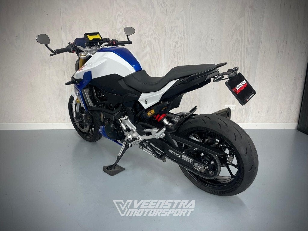 BMW F 900 R (bj 2022) Akrapovic - Tous les packs d'options, Motos, Permis Moto A, Entreprise, Occasion, Plus de 35 kW
