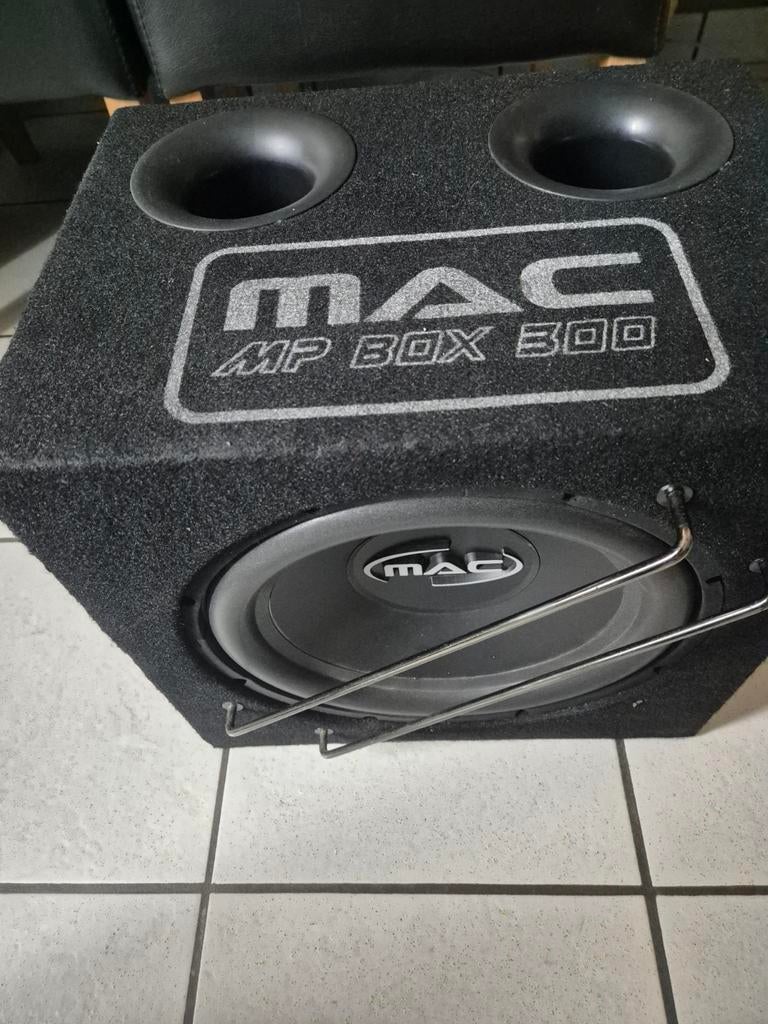 Caisson 12 pouces avec ampli 4 voies Mac Audio parfait état., Enlèvement ou Envoi, Comme neuf