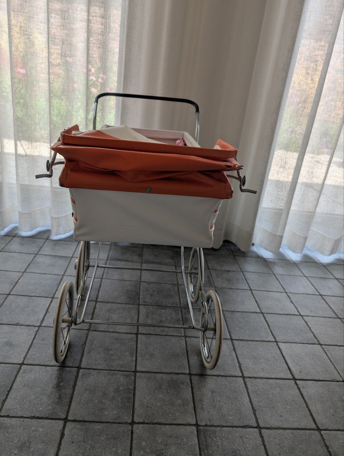 Poppen koets met dekentje, kussentje en matrasje., Kinderen en Baby's, Ophalen, Gebruikt, Babypop