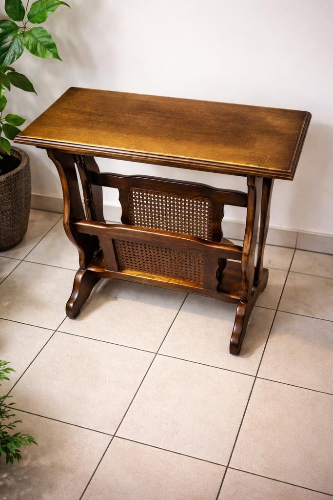 Japanse Karimoku Koloniaal bijzettafel met tijdschriftenrek, Antiek en Kunst, Ophalen