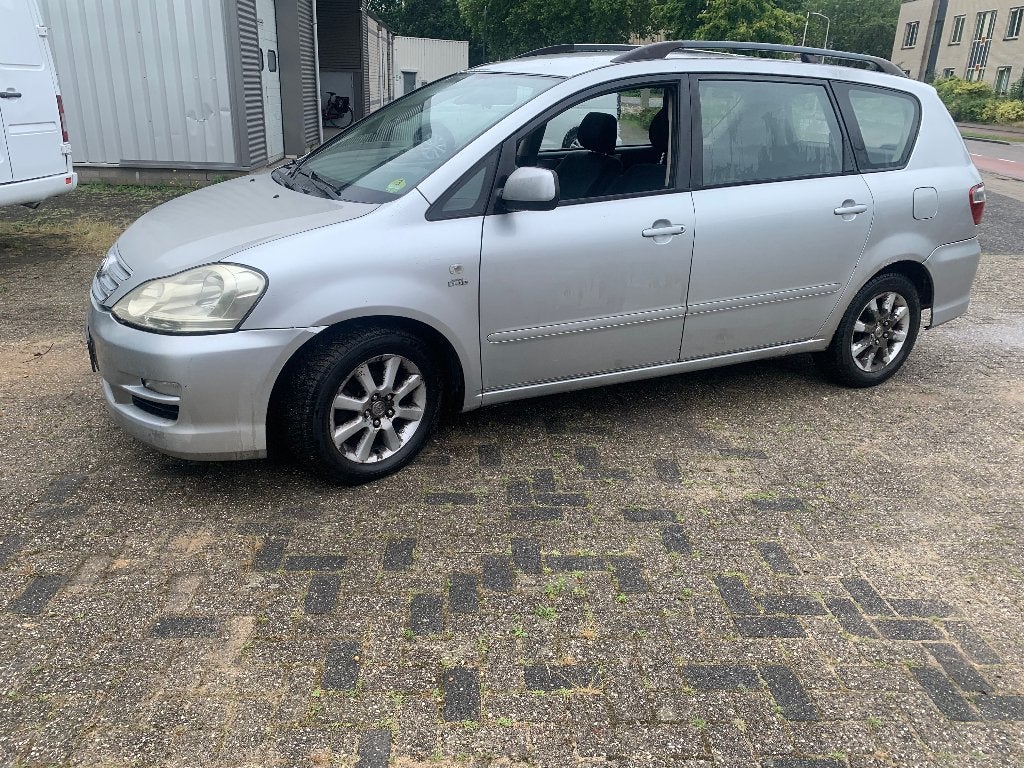 toyota Avensis Verso D4D Diesel 7 persoons, Voorwielaandrijving, 1998 cc, Stof, Avensis