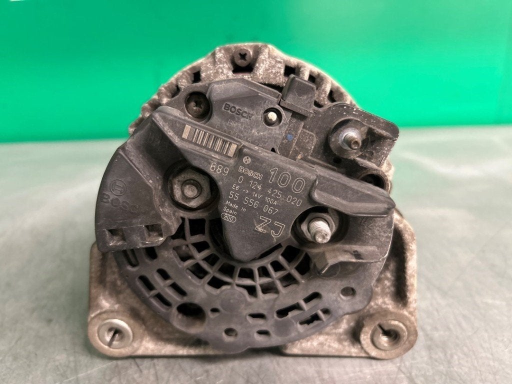 ALTERNATEUR Opel Astra H SW (L35) (|0124425020|), Robert Bosch AG, Opel, Utilisé, Robert-Bosch-Allee 1
74232  Abstatt, DE