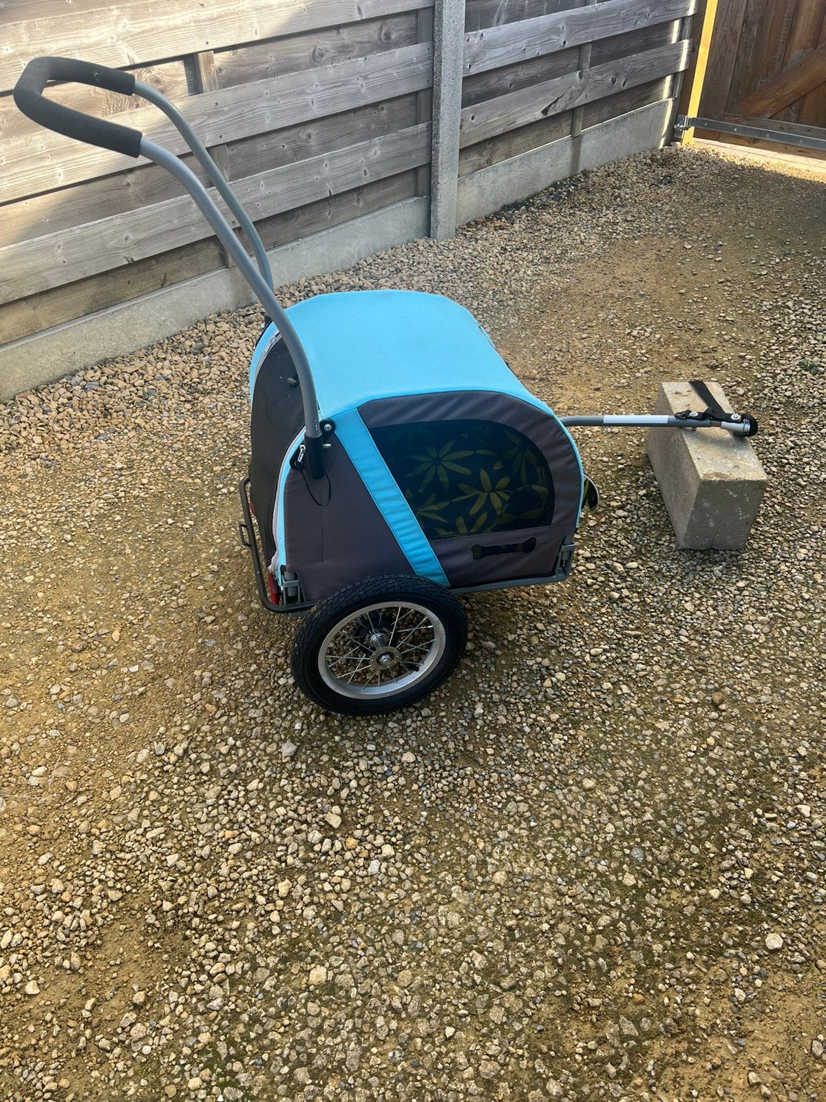 Zo goed als nieuwe fietskar voor klein hondje, Fietsen en Brommers, Fietsaccessoires | Aanhangwagens en Karren, Ophalen, Zo goed als nieuw