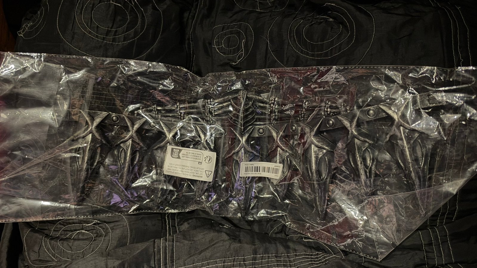 Couronne corbeau costume accessoire, Vêtements | Hommes, Enlèvement, Neuf