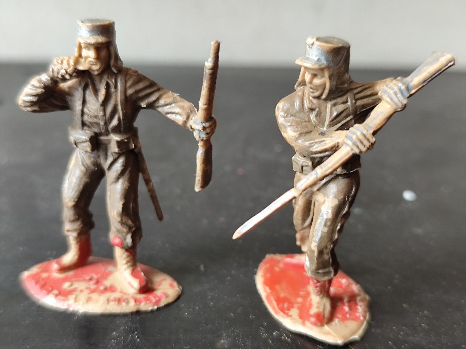 2 soldats legion étrangère timpo toys en plastique  England, Enlèvement ou Envoi, Historique, Figurine(s)