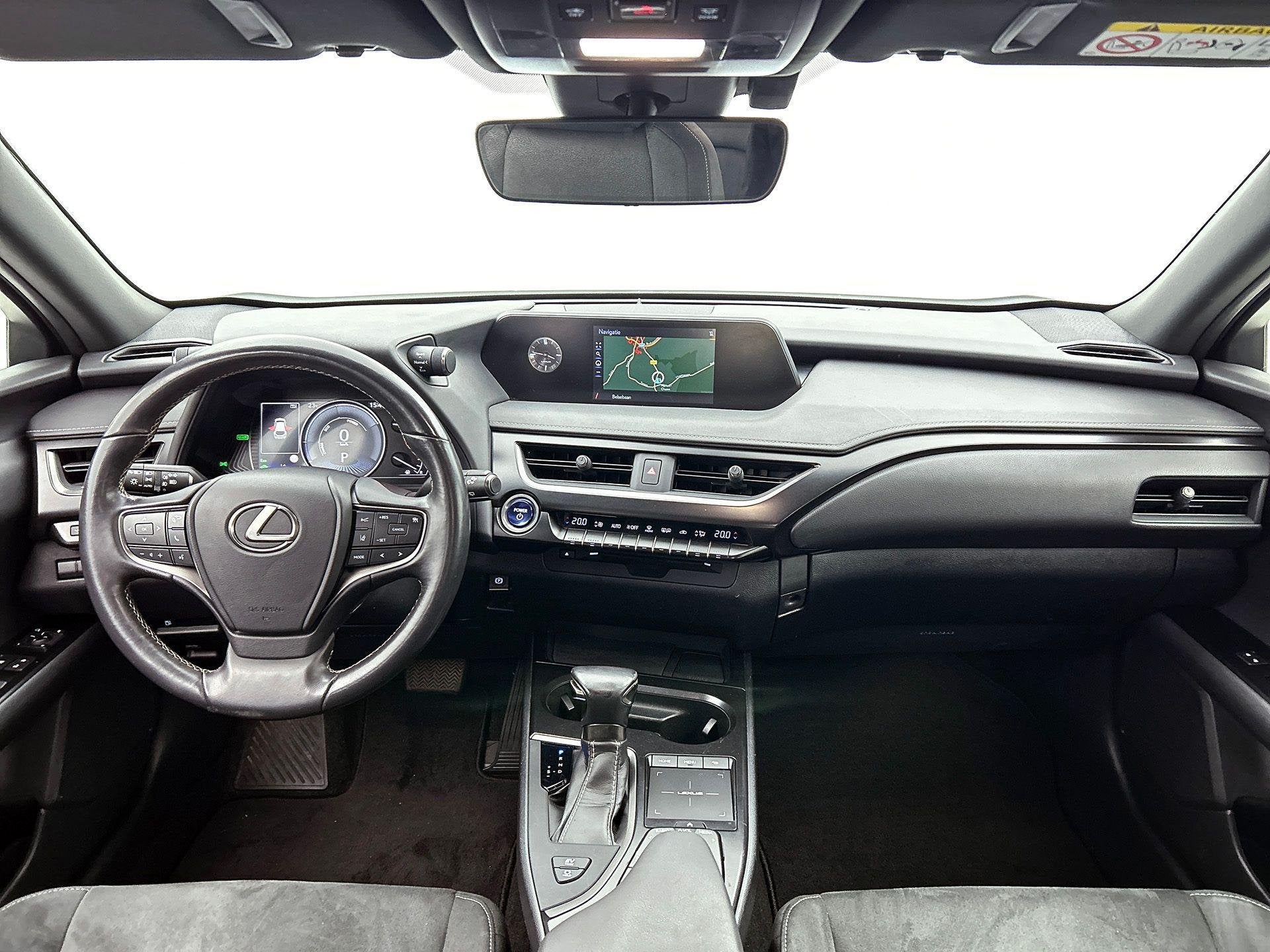 Lexus UX 2.0L 250H Business Edition | Trekhaak | Navigatie |, Auto's, Stof, Gebruikt, Bedrijf, 5 zetels