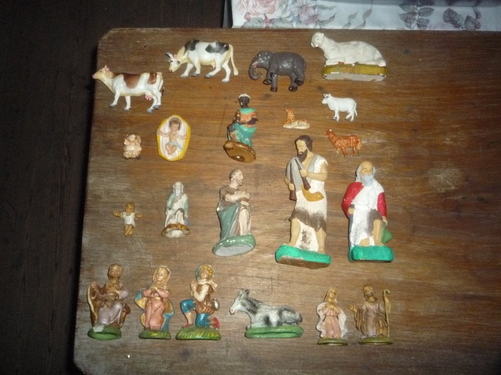 allerlei antieke brocante figuren rond kerststal, Ophalen of Verzenden, Gebruikt