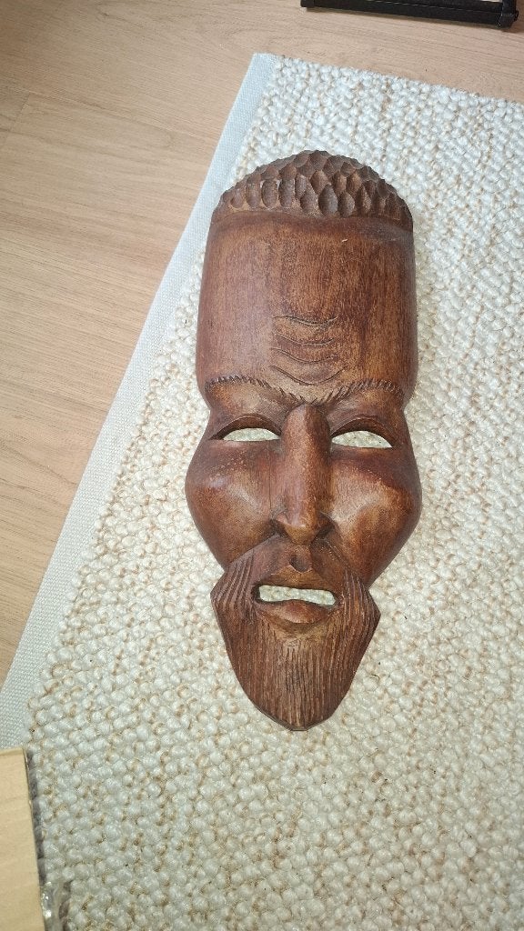Afrikaanse mask, Ophalen