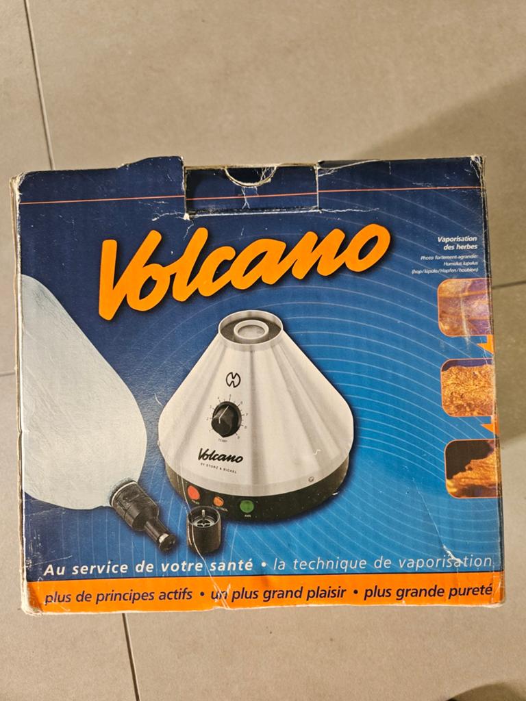 Volcano, Collections, Enlèvement