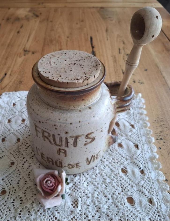 Franse gres pot Fruits a L'eau de vie met olijflepel, Antiquités & Art, Enlèvement ou Envoi
