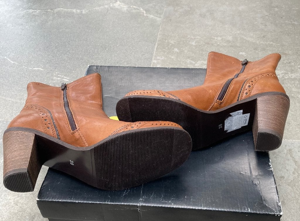 Sacha laarzen maat 38, Kleding | Dames, Ophalen, Bruin, Lage of Enkellaarzen, Nieuw