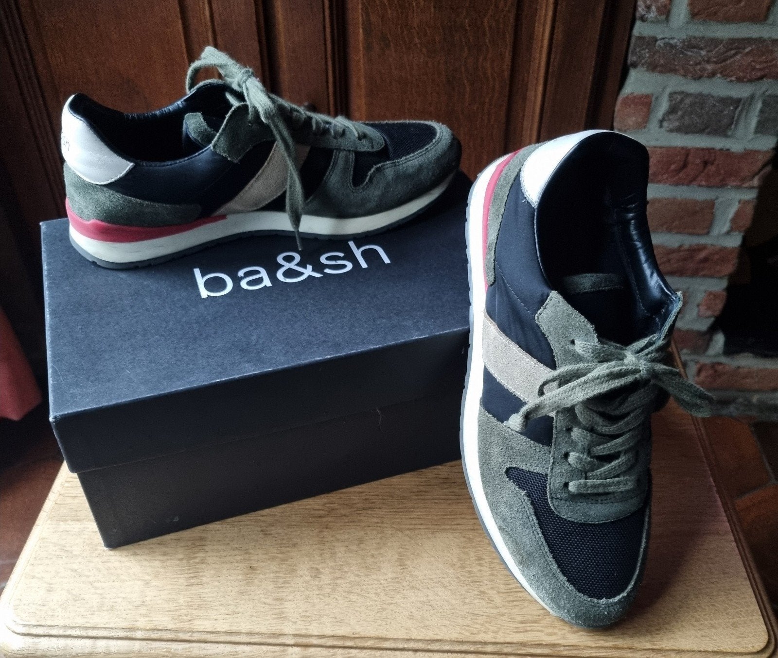 ba&sh sneakers van suède in kaki, zwart, beige en rood - 38, Ophalen, Rood