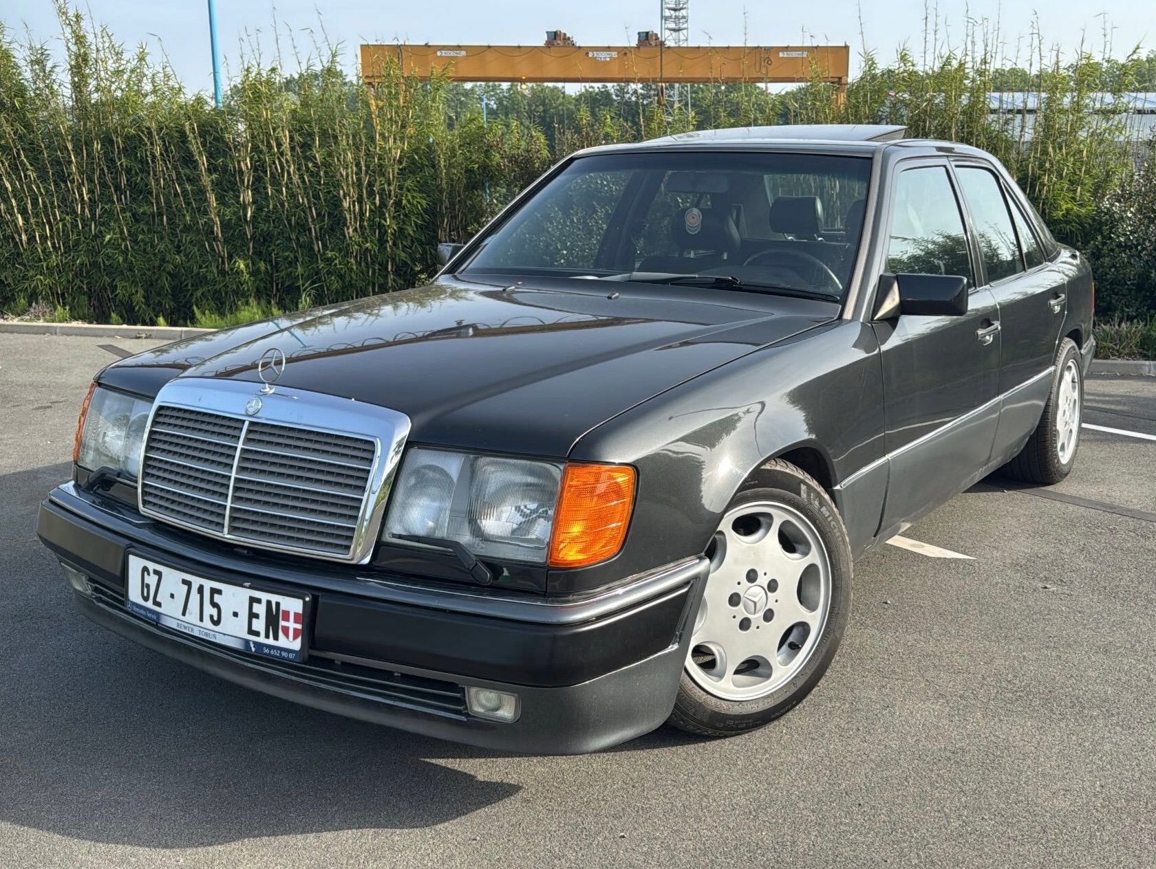 Mercedes-Benz 300E-24 W124 look 500E, Autos, Mercedes-Benz, Particulier, Essence, Noir, Noir, Enlèvement