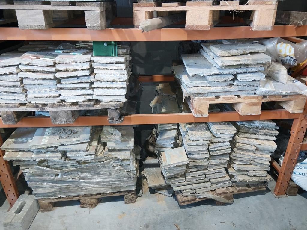 2 soorten beton tegels. 100 jr oud., Doe-het-zelf en Bouw, Vloerdelen en Plavuizen, Ophalen of Verzenden