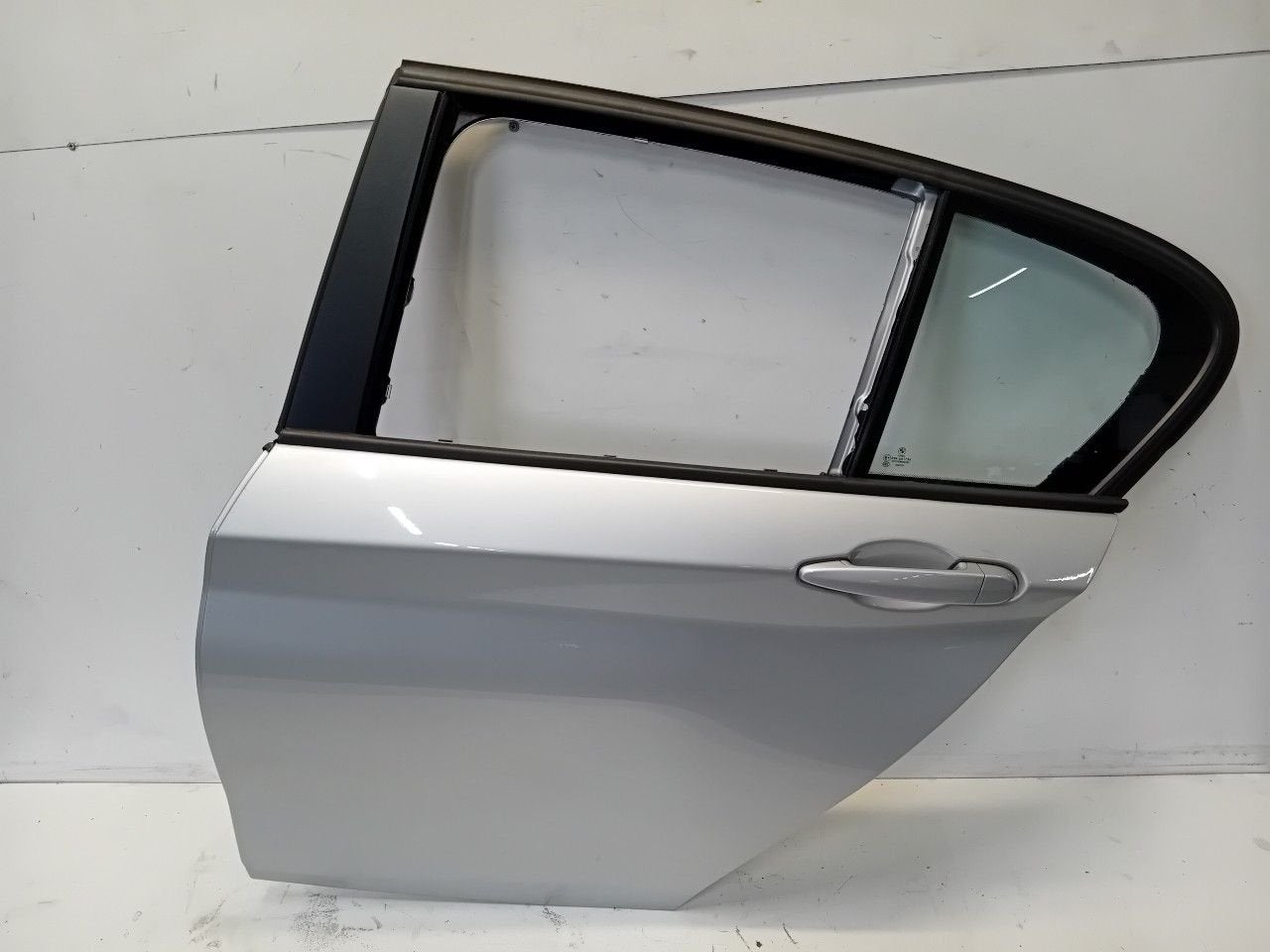 Portier links achter BMW 1 serie, Auto-onderdelen, Onderdelen@venauto.nl, Van der Ven Autorecycling B.V., Gebruikt, Ettenseweg 76, 4706 PB Roosendaal, The Netherlands