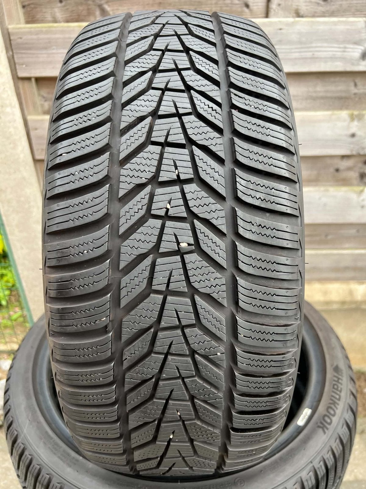 HANKOOK WINTERBANDEN 215/40/R18 WEINIG GEBRUIKT, Auto-onderdelen, Ophalen, 18 inch, Winterbanden, Band(en)