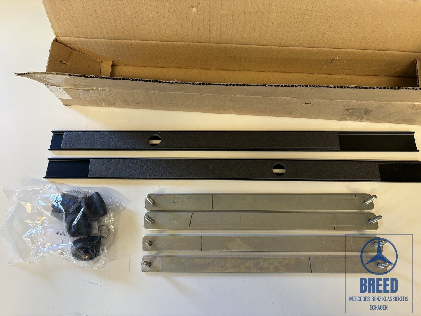 NOS montageset dakkoffer voor Mercedes-Benz W124 W210 W211, -, -, Nieuw, Ophalen of Verzenden