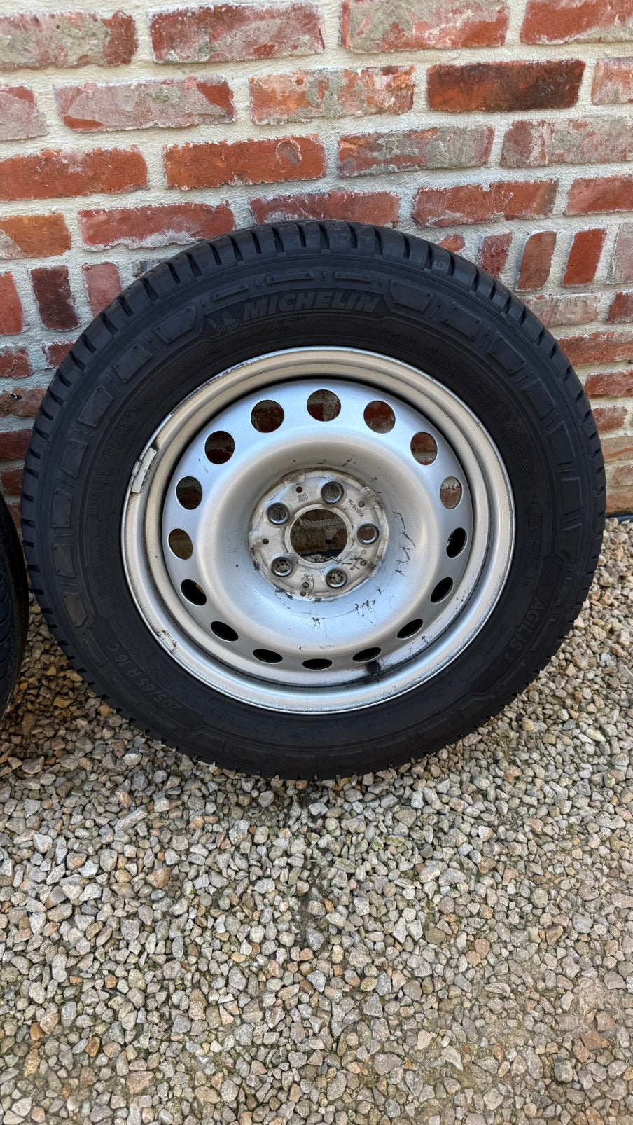 Stalen velgen nieuwe michelin agilis 3, Auto-onderdelen, Ophalen, Band(en)