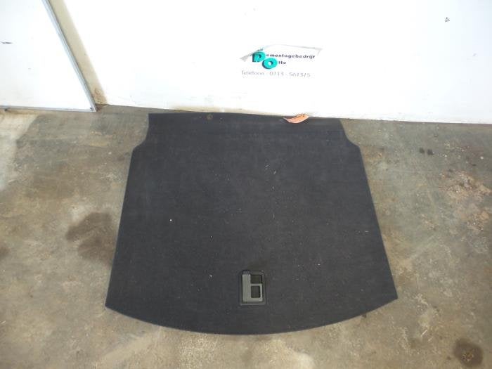 Coffre tapis d'un Audi A8 (A8 10-), -, 3 mois de garantie, Utilisé, -