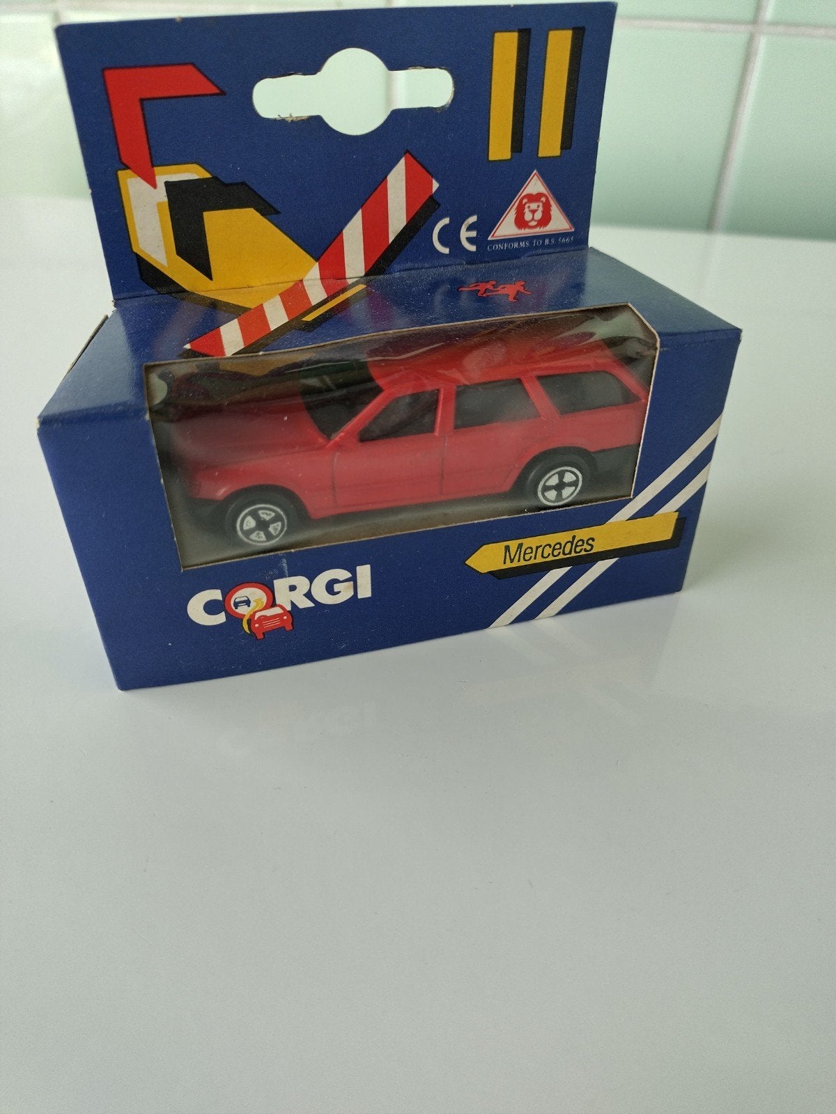 Corgi Mercedes Break AFHALING LEES BESCHRIJVING, Enlèvement, Neuf, Voiture, Corgi