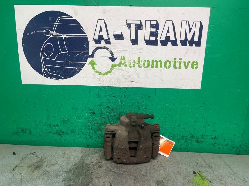 REMKLAUW LINKS VOOR Opel Corsa D (01-2006/12-2014), Auto-onderdelen, Remmen en Aandrijving, Opel, Gebruikt