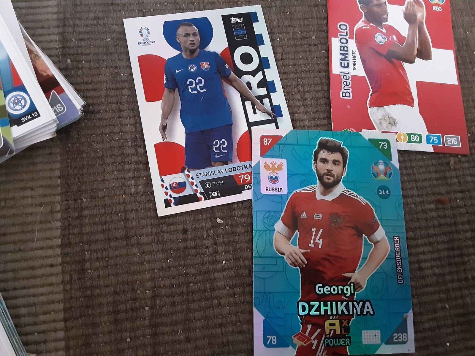 Fifa voetbal kaarten ruilen tegen popimons kaarten, Ophalen
