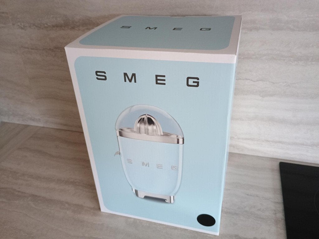 Nouveau presse-agrumes Smeg CJF11BLEU 70 W noir, Electroménager, Enlèvement ou Envoi, Neuf, Électrique, Presse-agrumes