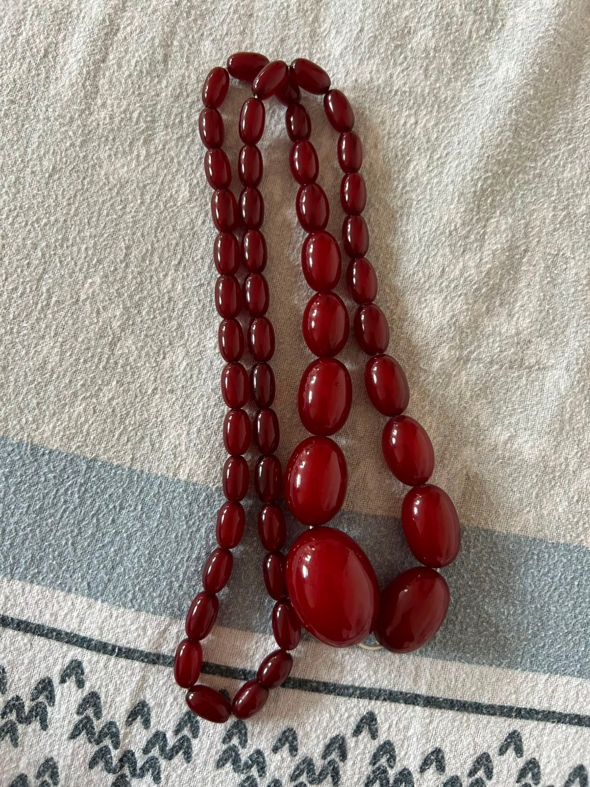 Collier Bakélite rouge, Bijoux, Sacs & Beauté, Colliers, Enlèvement, Comme neuf, Rouge