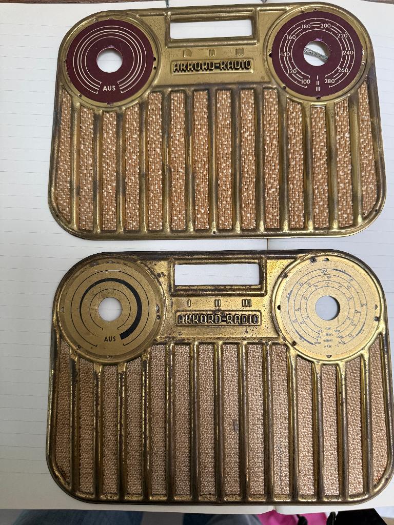 Frontpanelen, draagbare radio's met Akkord-Radio-buizen, Antiek en Kunst, Curiosa en Brocante, Verzenden