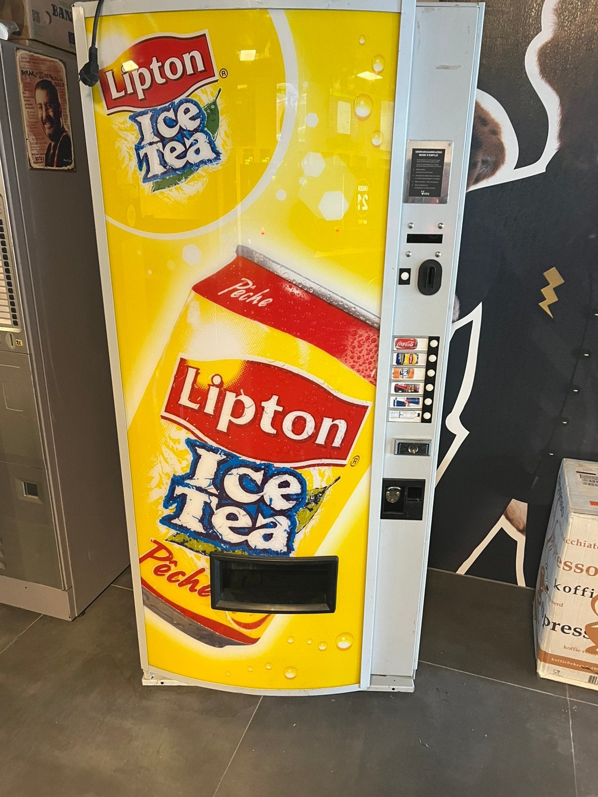 Drankautomaat icetea, Ophalen, Zo goed als nieuw
