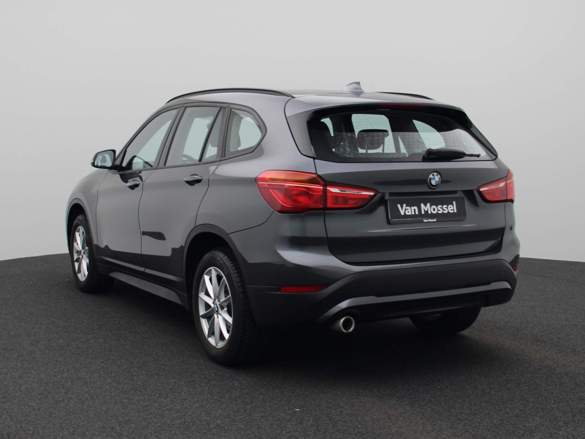 BMW X1 sDrive16d Executive | Navi | ECC | PDC | LMV |, Auto's, Gebruikt, Zwart, 116 pk, Automatische klimaatregeling
