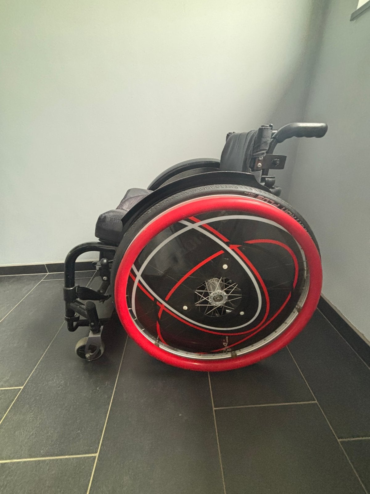 Actieve rolstoel Quickie, Ophalen, Inklapbaar, Zo goed als nieuw, Handbewogen rolstoel