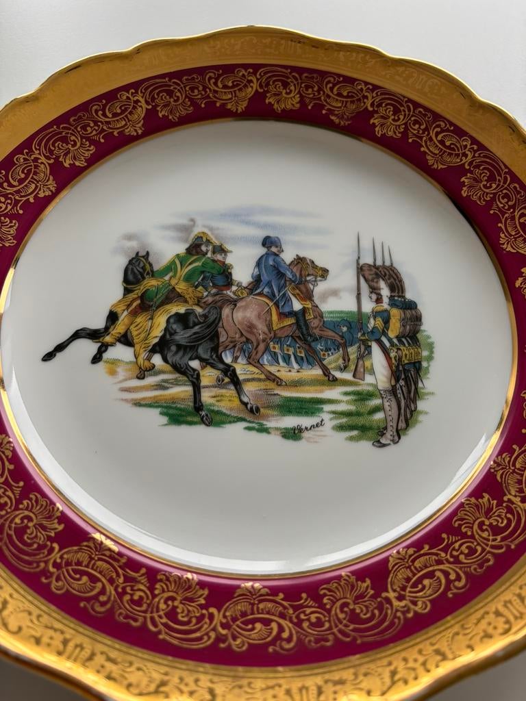 2 decoratieve Boch Napoleon borden-handgeschilderd, goudrand, Antiek en Kunst, Ophalen