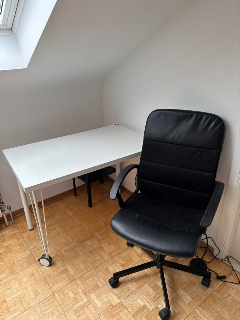 Ikea bureau et chaise pivotante ensemble, Enlèvement, Utilisé