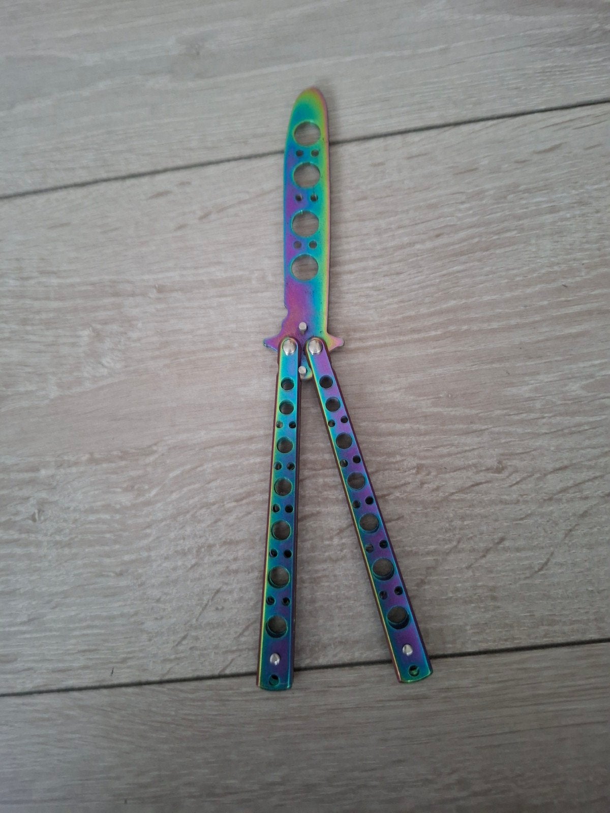 Butterfly knife, Enlèvement