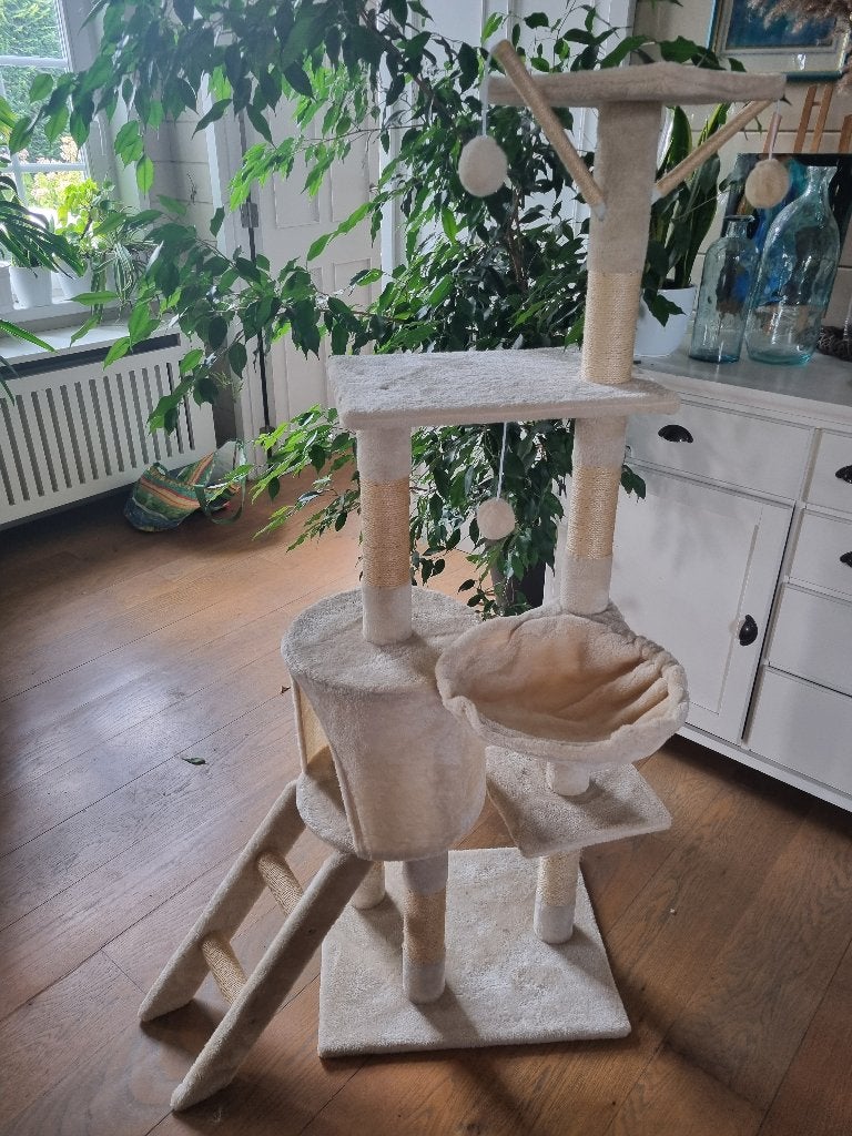 Splinternieuwe en grote krabpaal, Ophalen, Nieuw, Krabpaal