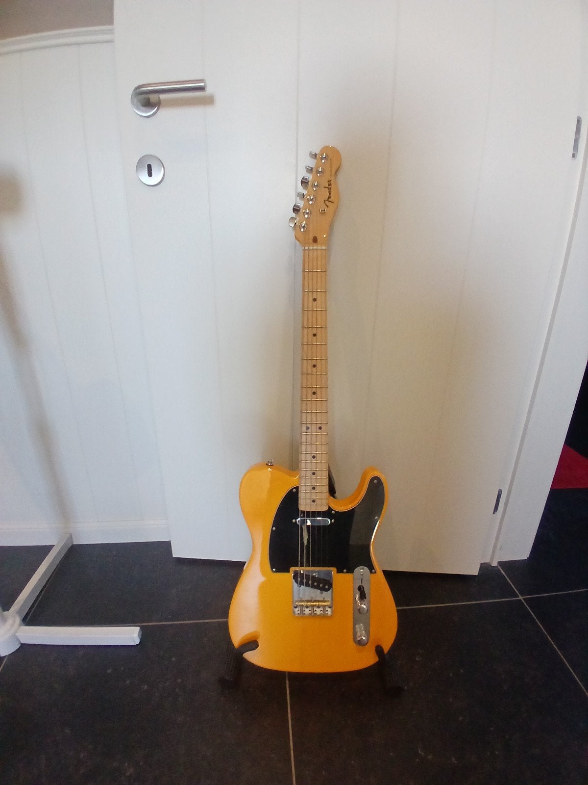 fender telecaster standard series butterscotch blonde, Musique & Instruments, Instruments à corde | Guitares | Électriques, Enlèvement