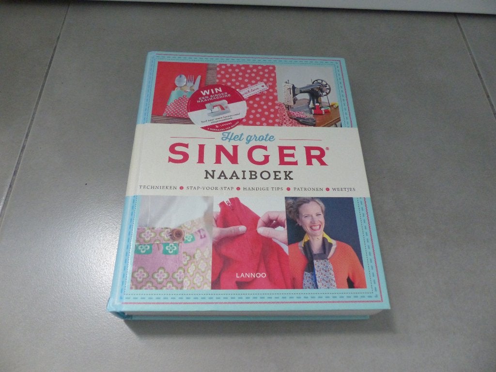 Grand carnet de couture Singer de Lannoo avec motifs, Enlèvement ou Envoi, Comme neuf