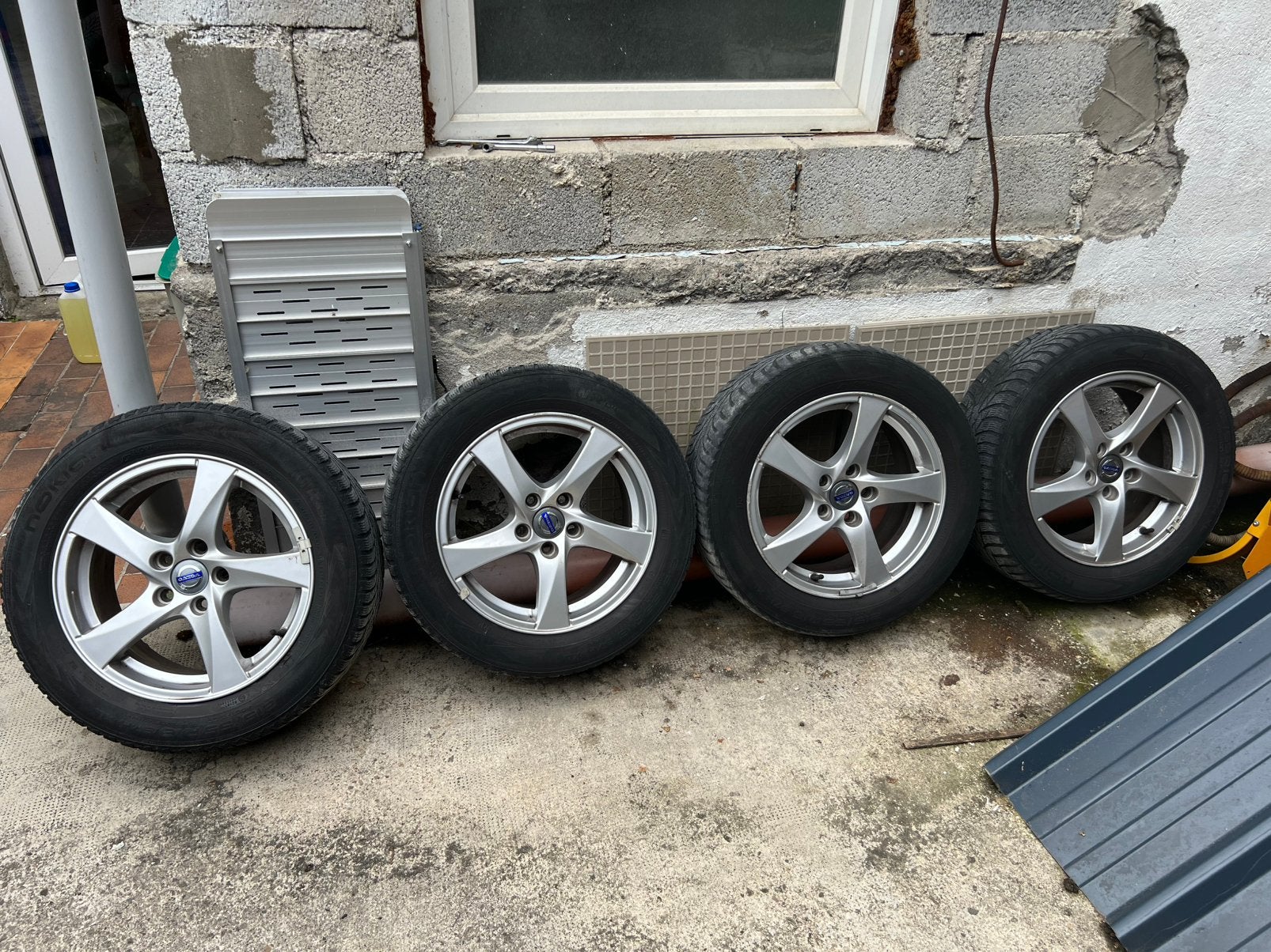 Jantes Volvo, Enlèvement, 16 pouces, Pneus hiver, Pneu(s)