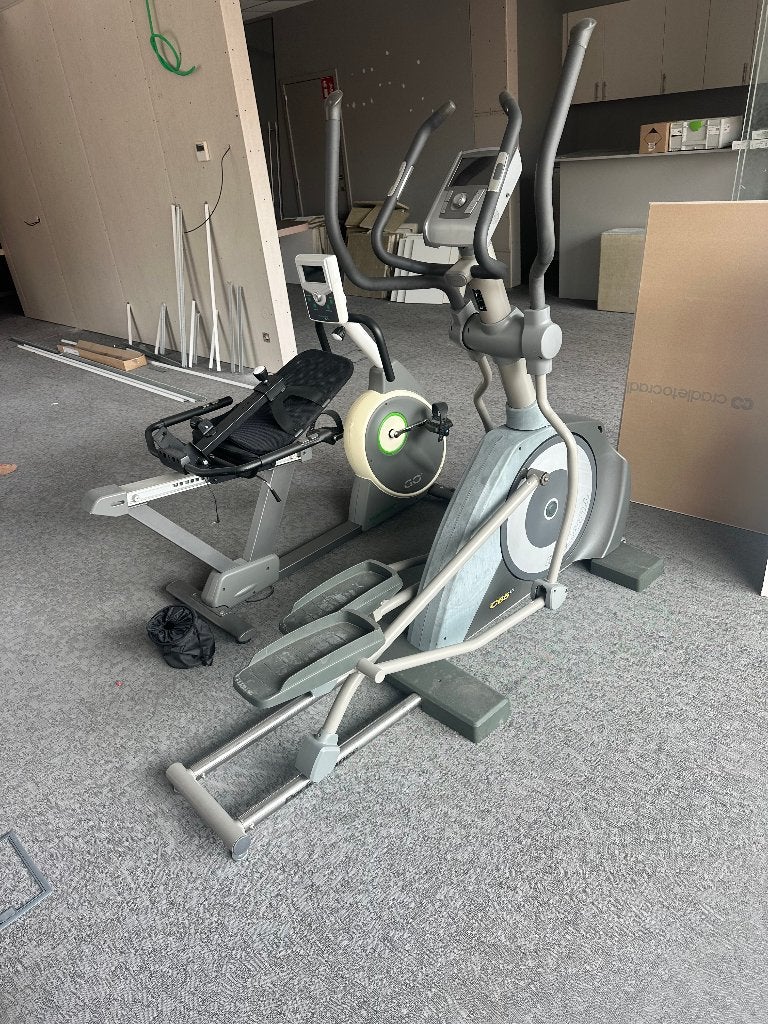 Cross trainer + Fiets, Sport en Fitness, Fitnessapparatuur, Ophalen, Gebruikt, Benen, Crosstrainer