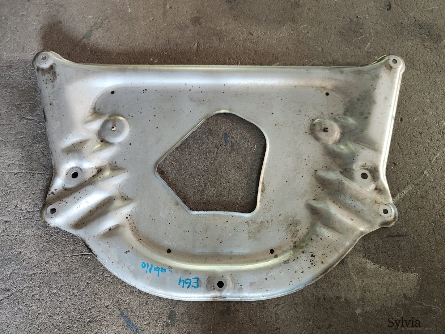 Bodemplaat Onderplaat voorzijde BMW 63 serie E63 E64 6759879, -, Utilisé, -, -
