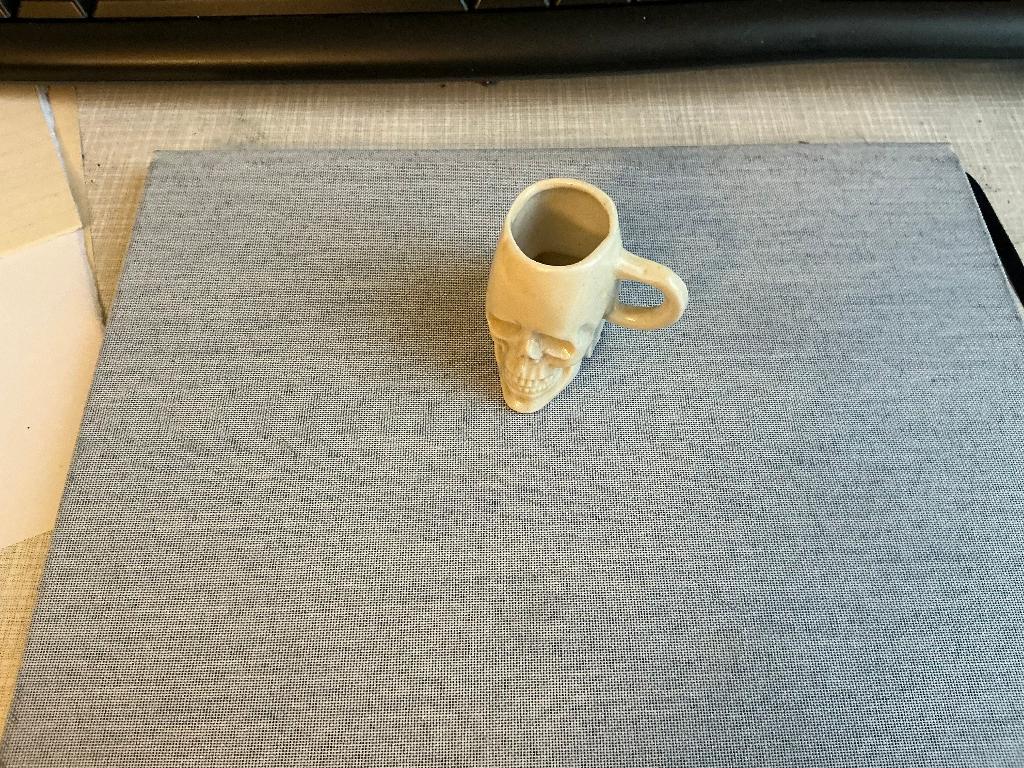 Oud mini doodshoofd-bekertje, Antiek en Kunst, Ophalen of Verzenden