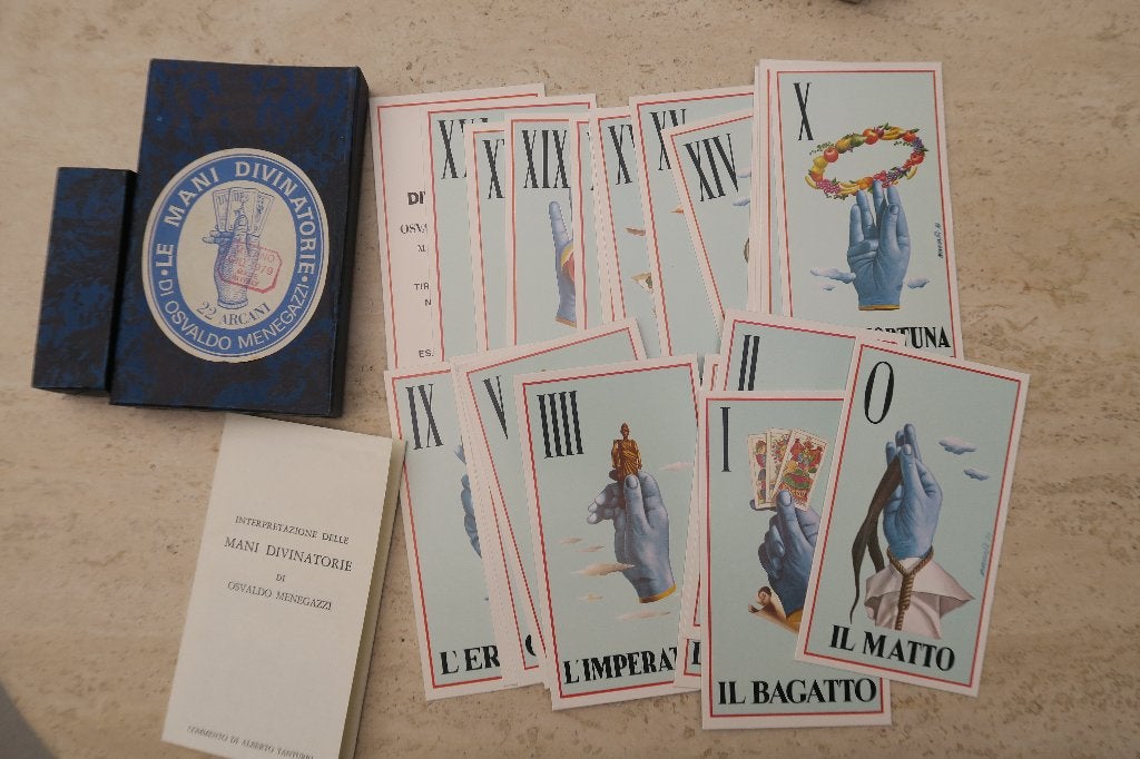 Tarot Le Mani waarzeggerij van Osvaldo Menegazi Milan 1979, Boeken, Esoterie en Spiritualiteit, Ophalen of Verzenden