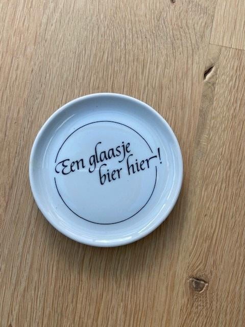 Onderzetter: “Een glaasje bier hier!” – Nieuw!, Ophalen of Verzenden, Nieuw, Glas of Kopje