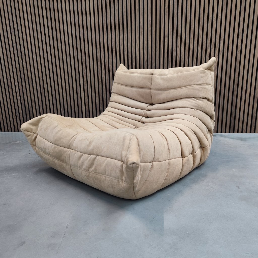 Ligne Roset Togo Fireside Chair eenzits | Sand (sale), Antiek en Kunst, Ophalen of Verzenden