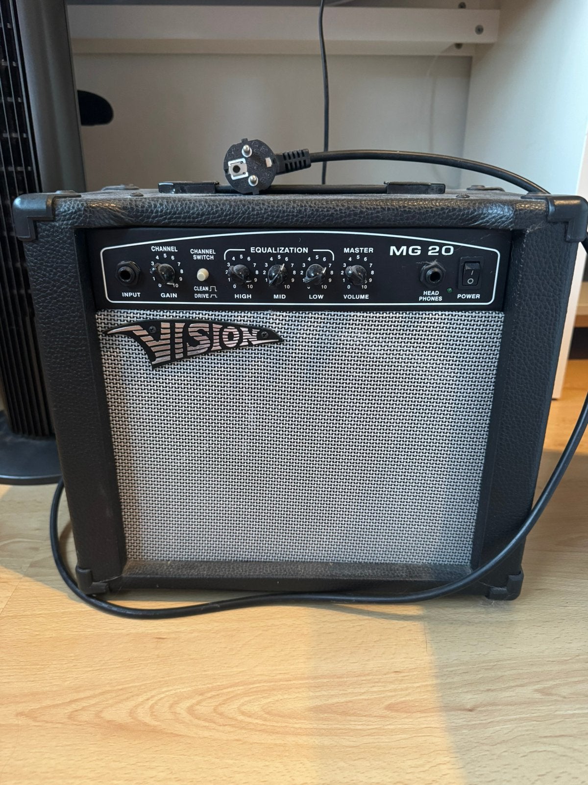 Vision MG 20 basversterker, Musique & Instruments, Amplis | Basse & Guitare, Enlèvement, Comme neuf, Guitare basse, Moins de 50 watts