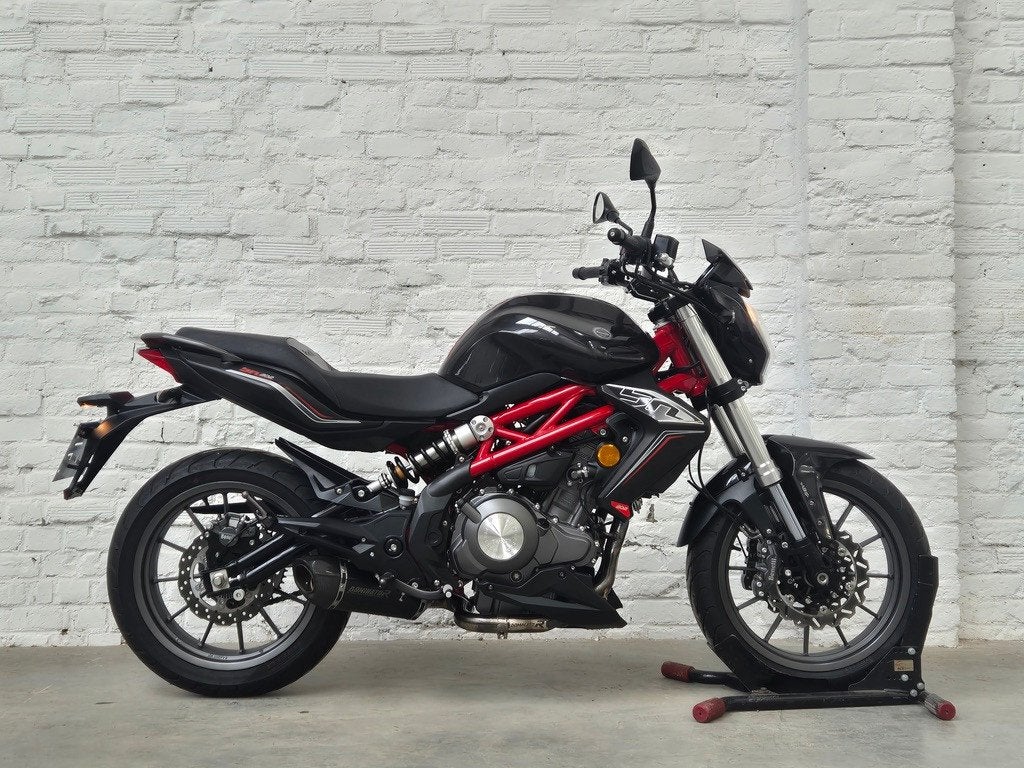 Benelli BN302 BN 302 ABS A2rijbewijs @motomobilia, Motoren, Motoren | Benelli, 2 cilinders, Bedrijf, Minimaal motorrijbewijs A2