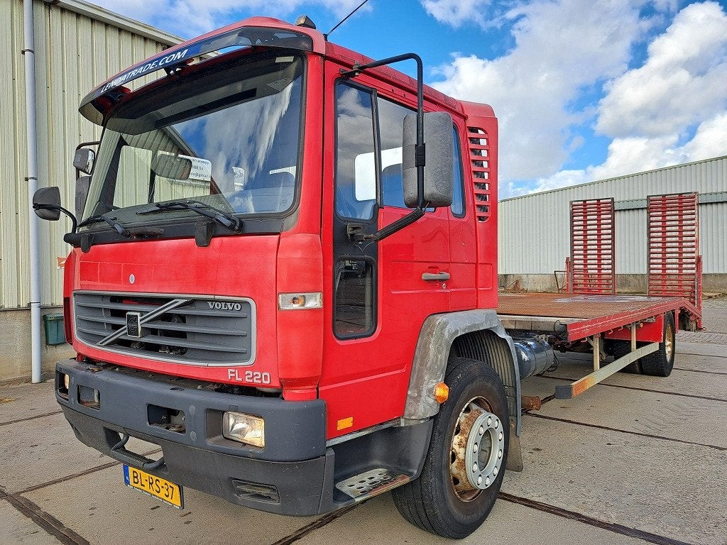 Voiture à allée Volvo FL 220, Autos, Achat, Entreprise, 2 places, Boîte manuelle