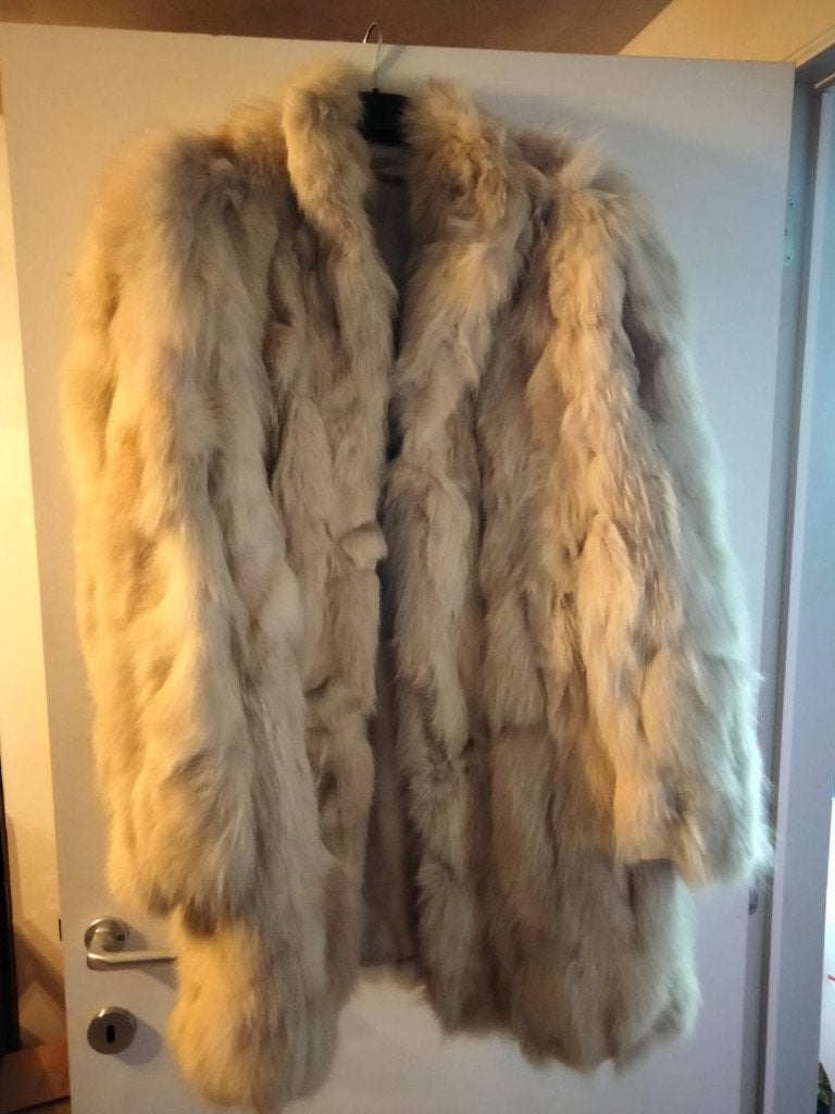 Manteau de fourrure - fourrure de loup blanc., Vêtements | Femmes, ANDERE, Taille 38/40 (M), Comme neuf, Enlèvement